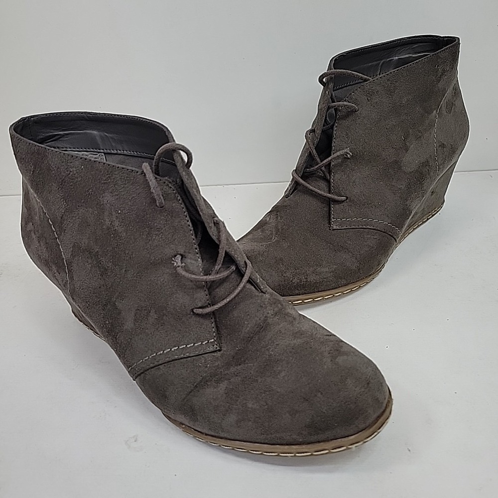 FRANCO SARTO Gray Faux Leather Booties Womens‎ Sz 9 M Wedge Heel Lace Up Preppy